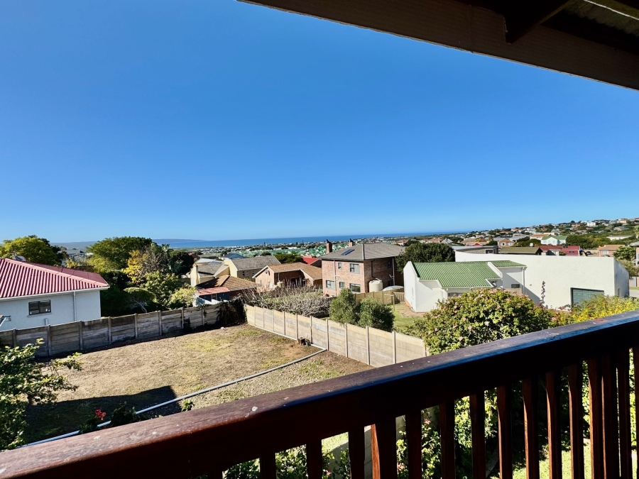 4 Bedroom Property for Sale in Stilbaai Wes Western Cape